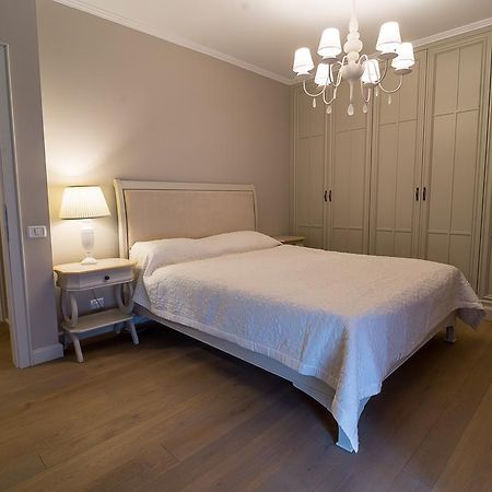 Apartament Alex アラド エクステリア 写真