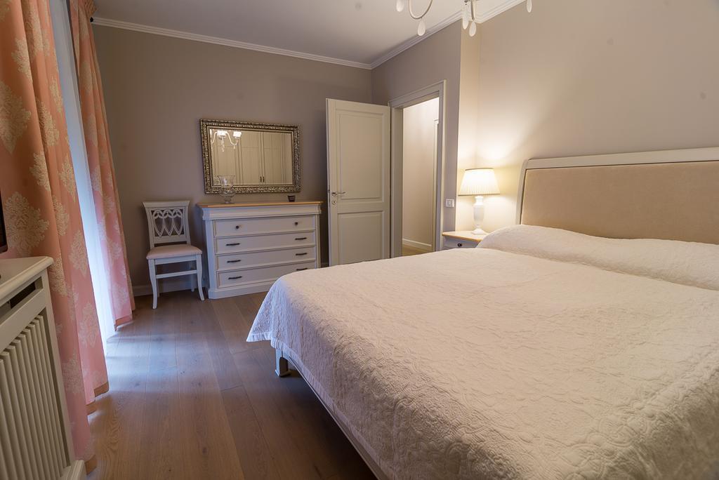 Apartament Alex アラド エクステリア 写真