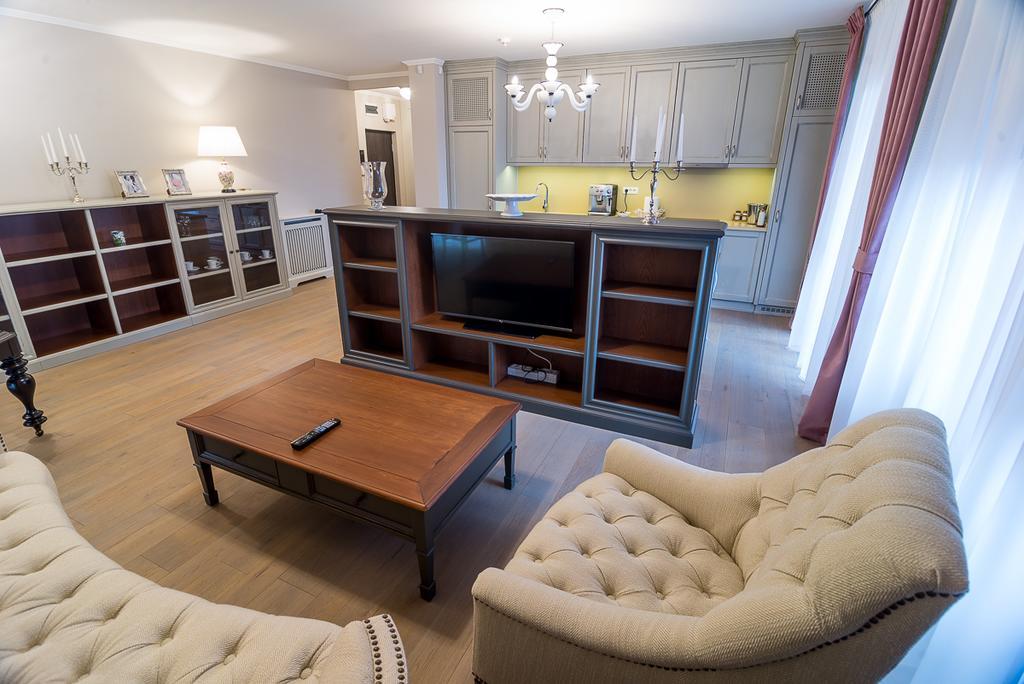 Apartament Alex アラド エクステリア 写真
