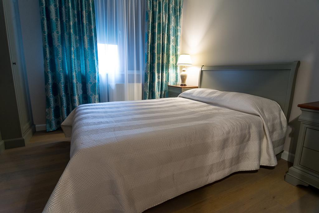 Apartament Alex アラド エクステリア 写真